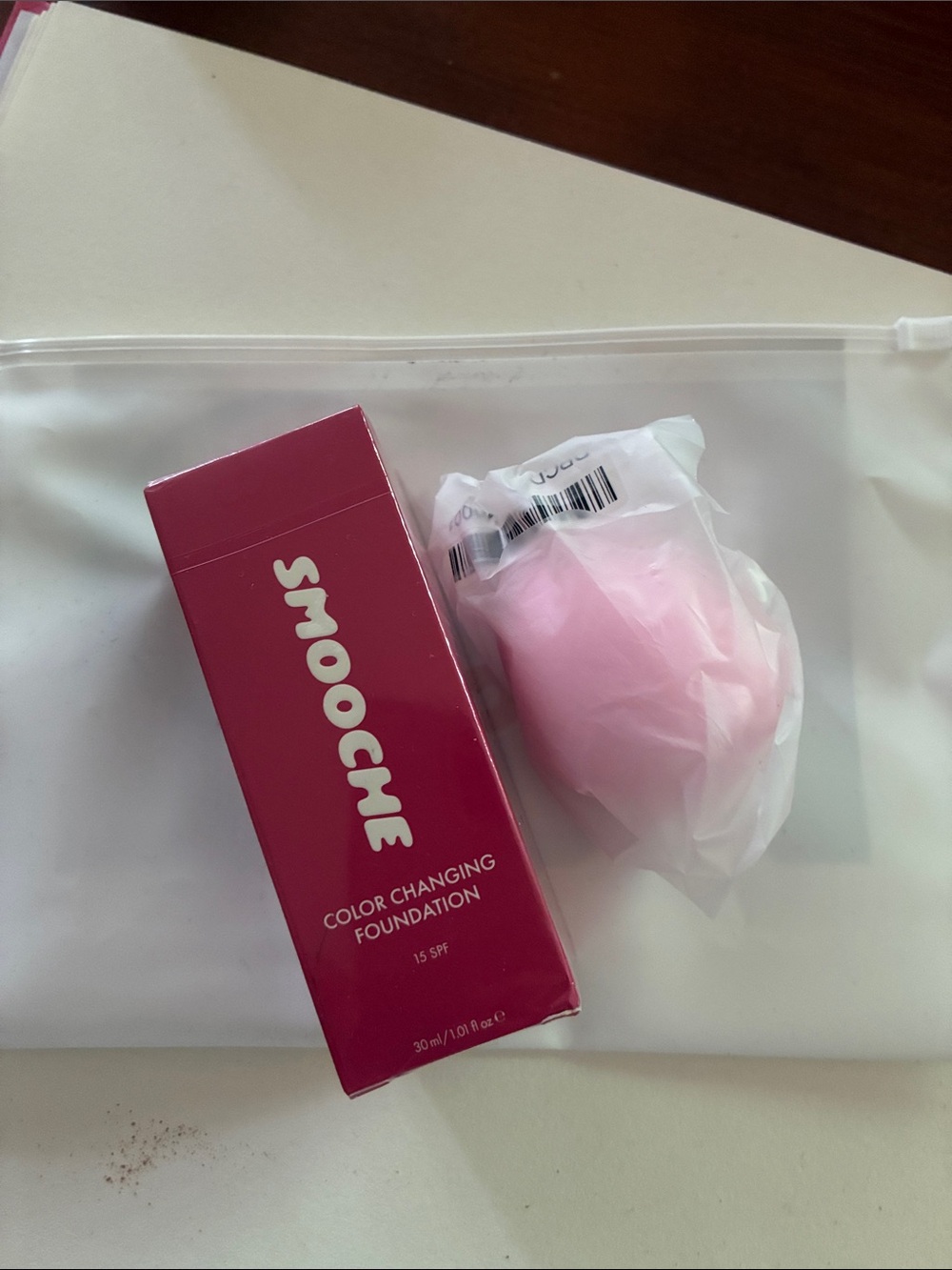 Smoochie Color Changing Foundation with Pink Makeup Sponge